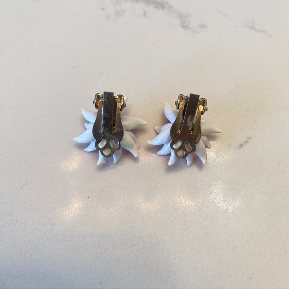 Vintage Enamel & metal pin and clip earring set - Picture 6 of 7